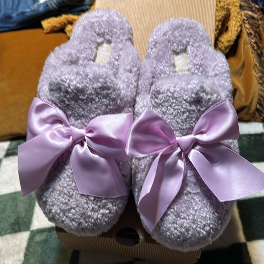 UGG Lavender Fuzzy Slippers with Satin Bows size 8